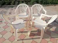 Продам пластмассовые стулья