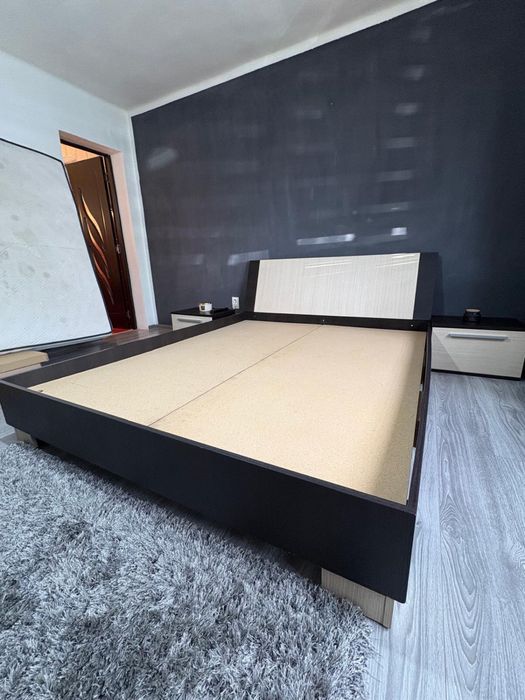 Pat de dormitor + 2 noptiere