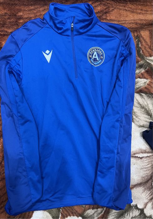 Продам волейб. кипу, футболки.