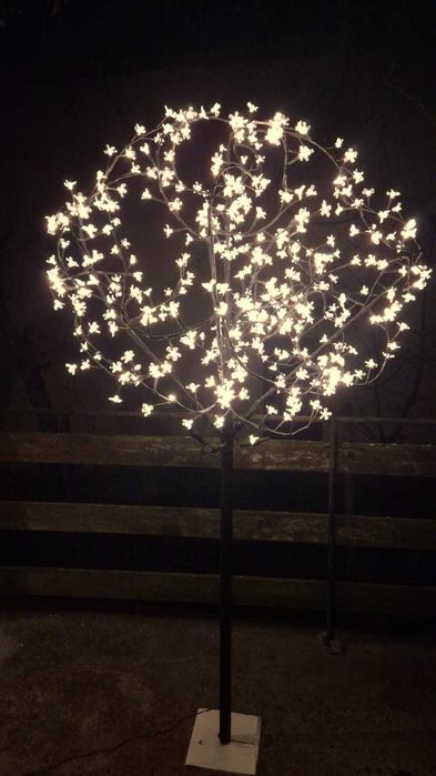 Намаление! Коледно външно дърво, 400бр. ламп. с цветенца– 2м