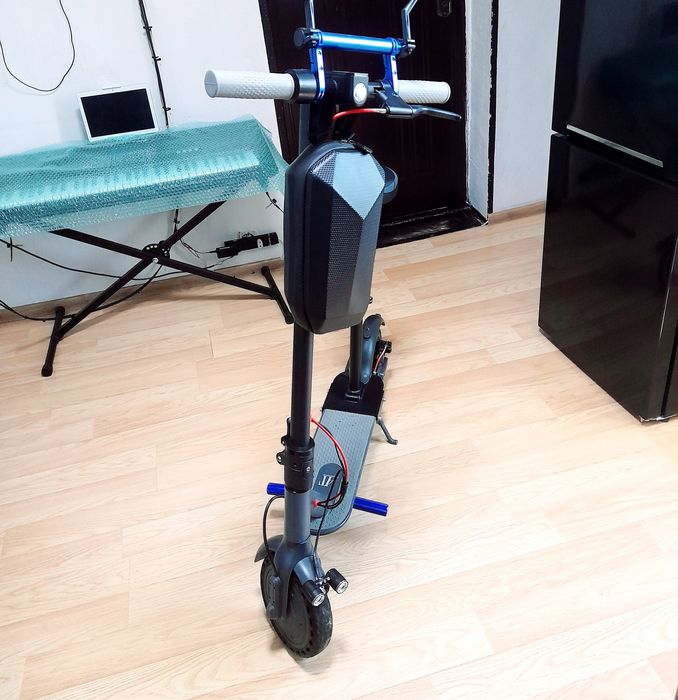 Vând scuter electric Xsomy pro