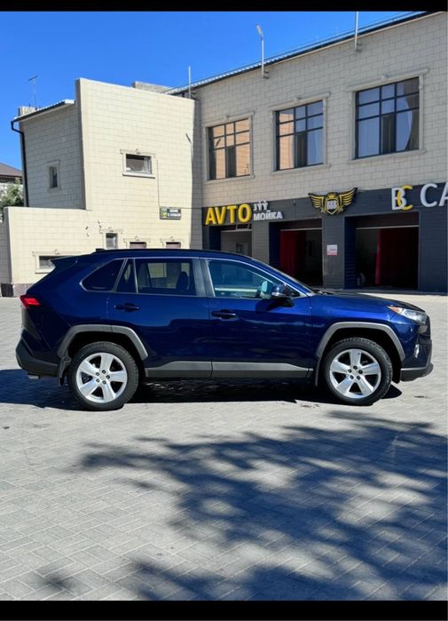 Продам toyota rav4