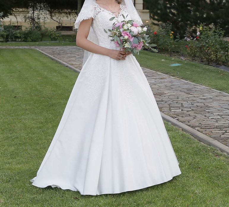 Rochie de mireasa tafta