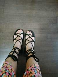 Sandale negre cu siret 37