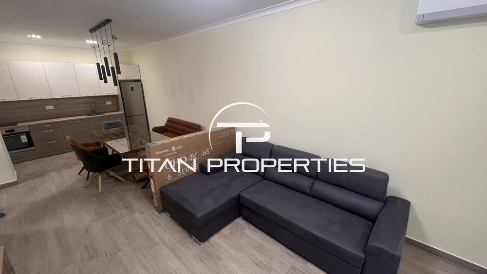 Дава се под наем Тристаен апартамент в Бургас, Център - 100 кв.м за 1224 € - Снимка #1