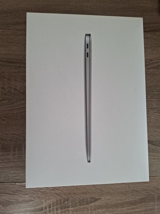 Ноутбук Apple MacBook Air 13 2020 / 8 Гб / SSD 256 Гб / macOS /