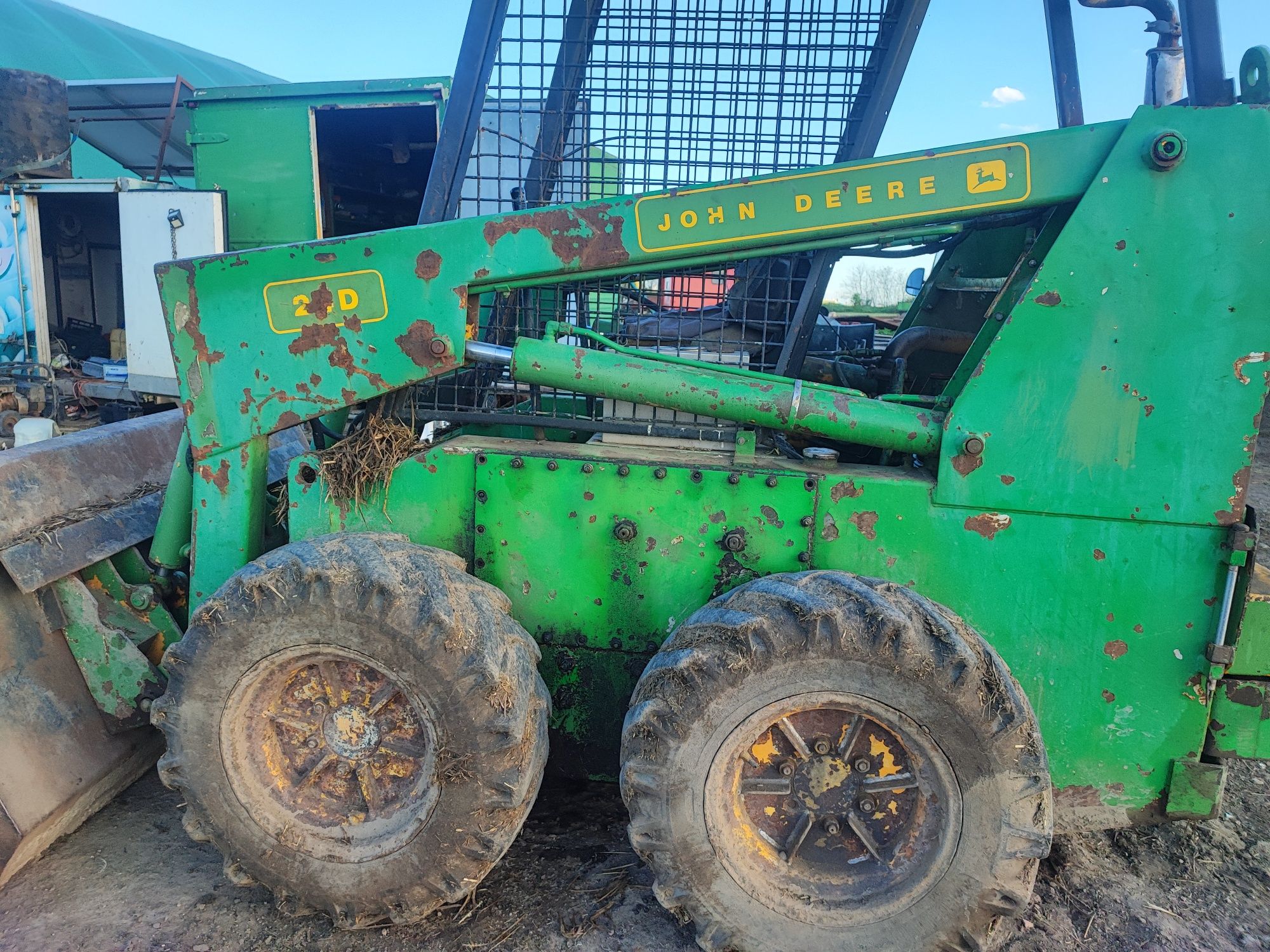 Vând excavator și bobcat mini încărcător