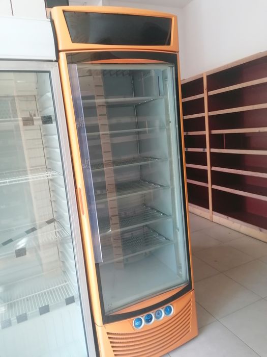 Фризер, витринен