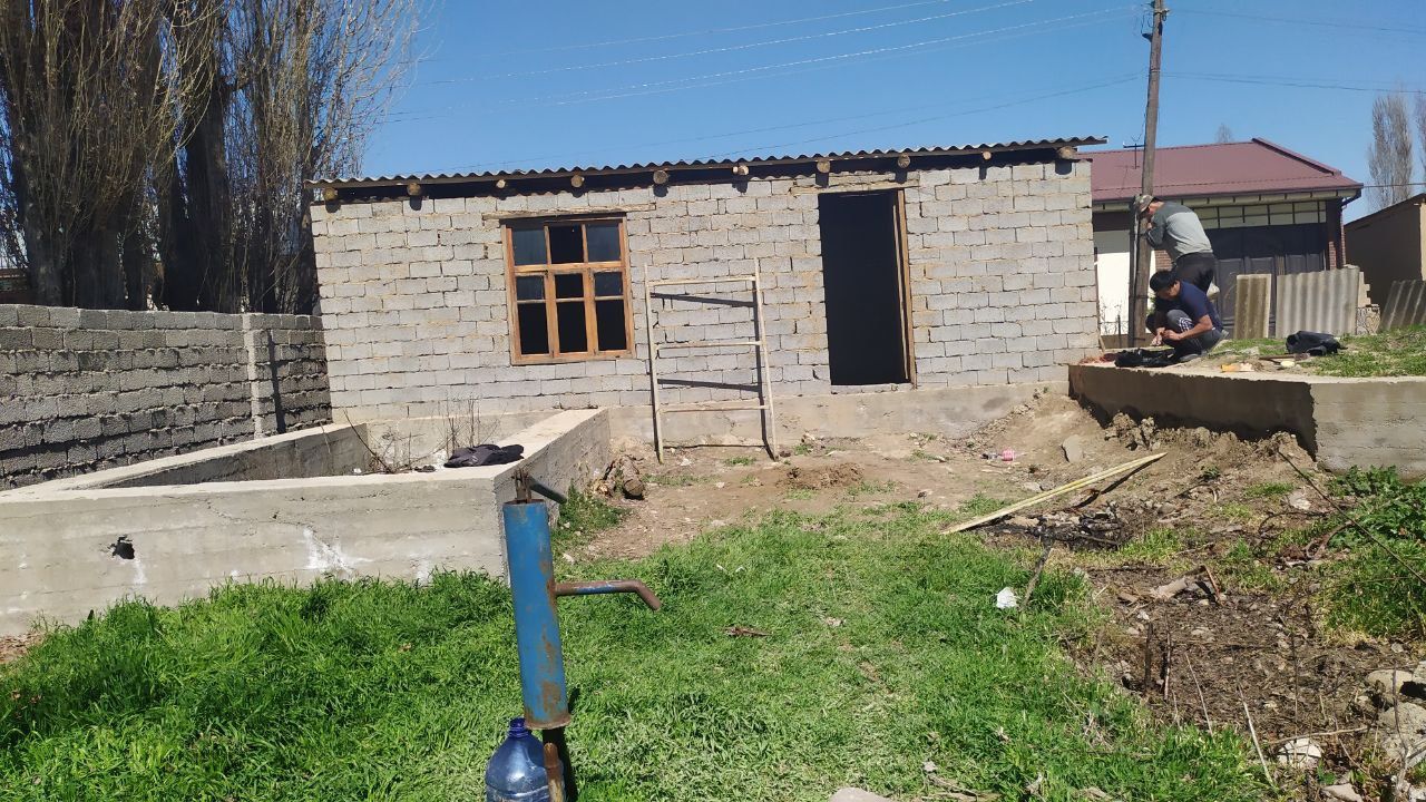 Uchastka sotiladi