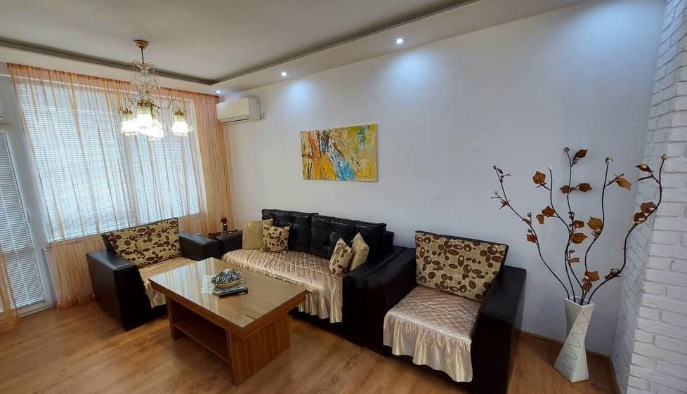 Дава се под наем Двустаен апартамент в Пловдив, Тракия - 65 кв.м за 445 € - Снимка #1