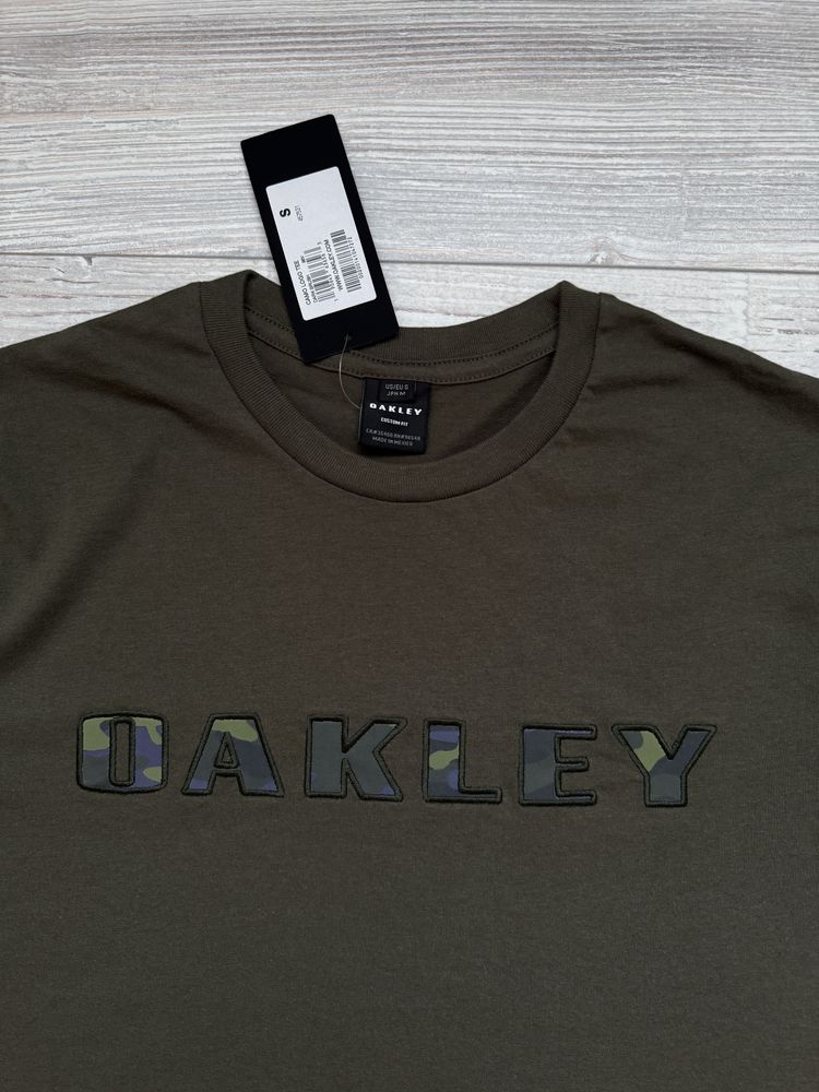 Мъжко! Чисто нова с етикетите оригинална тениска Oakley Camo