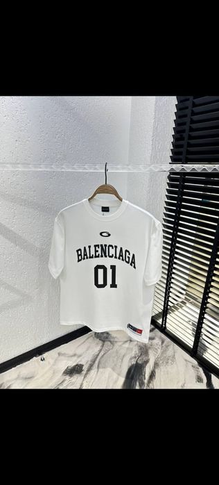 Tricou Balenciaga oversize