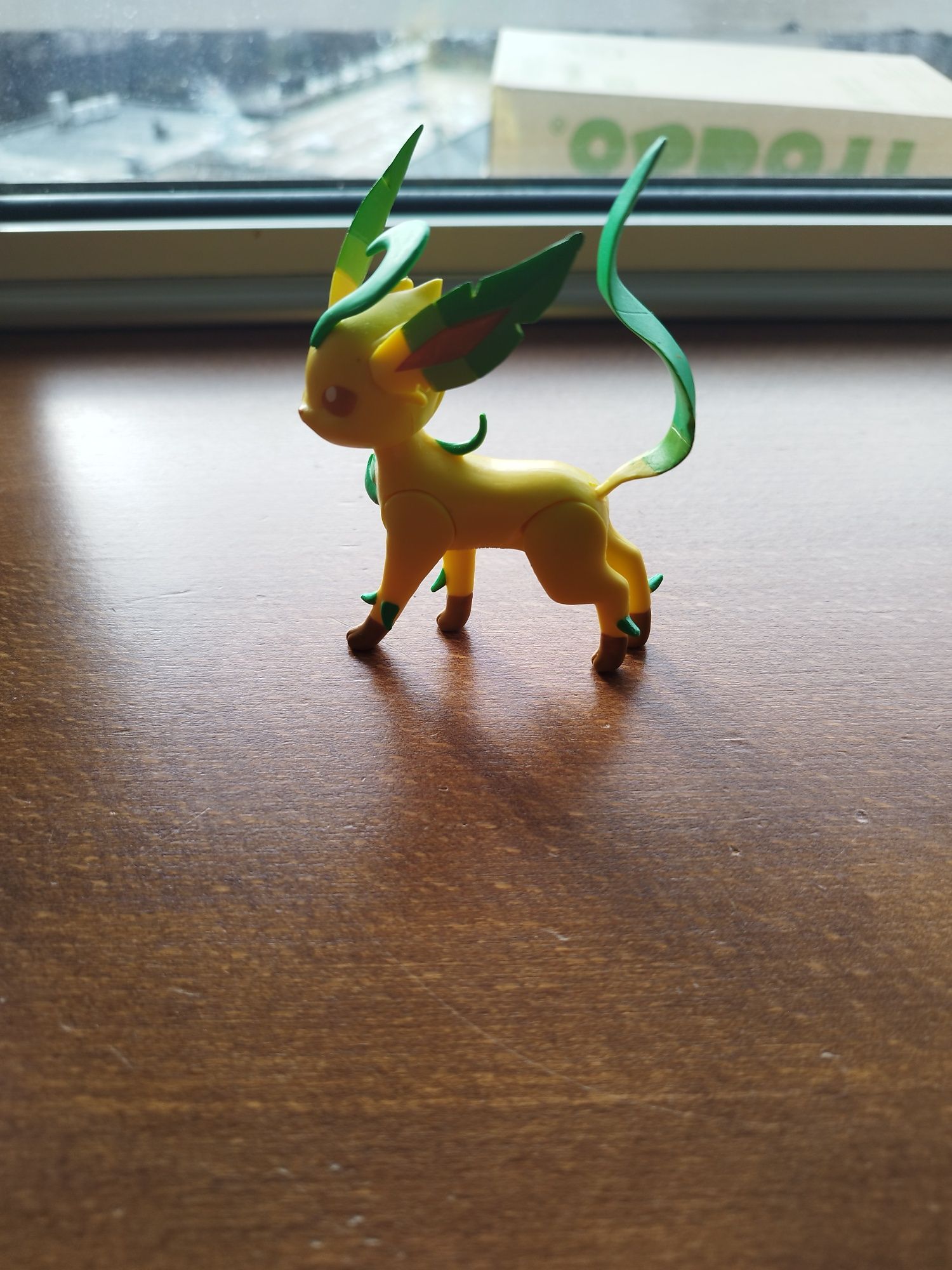 Покемон фигурка Leafeon