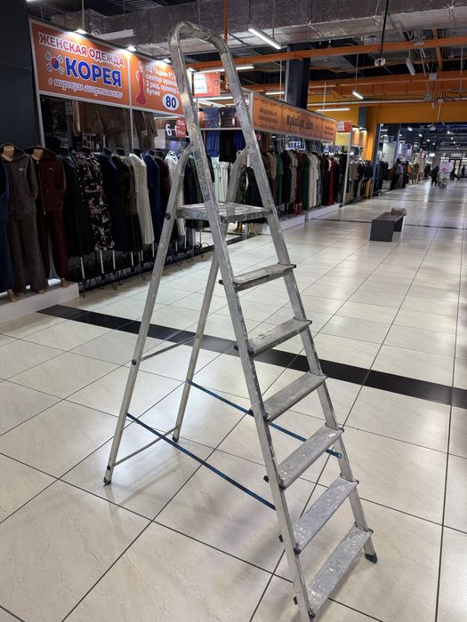 Продам стремянку, лестницу