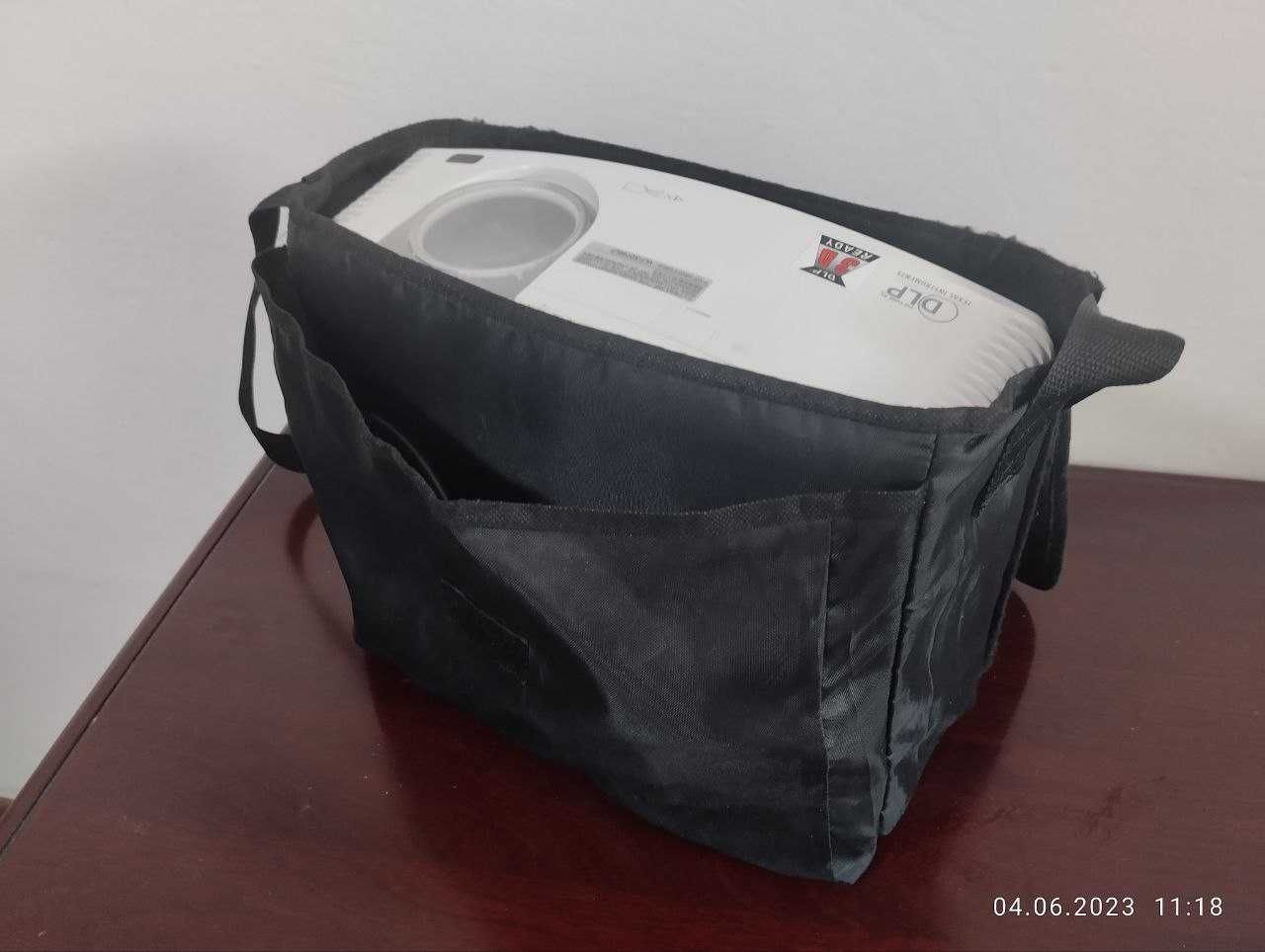 Проектор XD700U Mitsubishi с пюльтом, сумкой, питанием