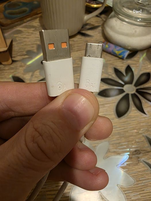 Vând încărcător original Honor