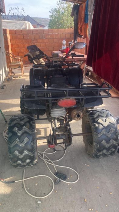 Vând atv big Hammer