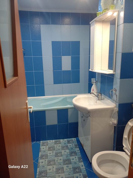 Închiriez apartament 3 camere