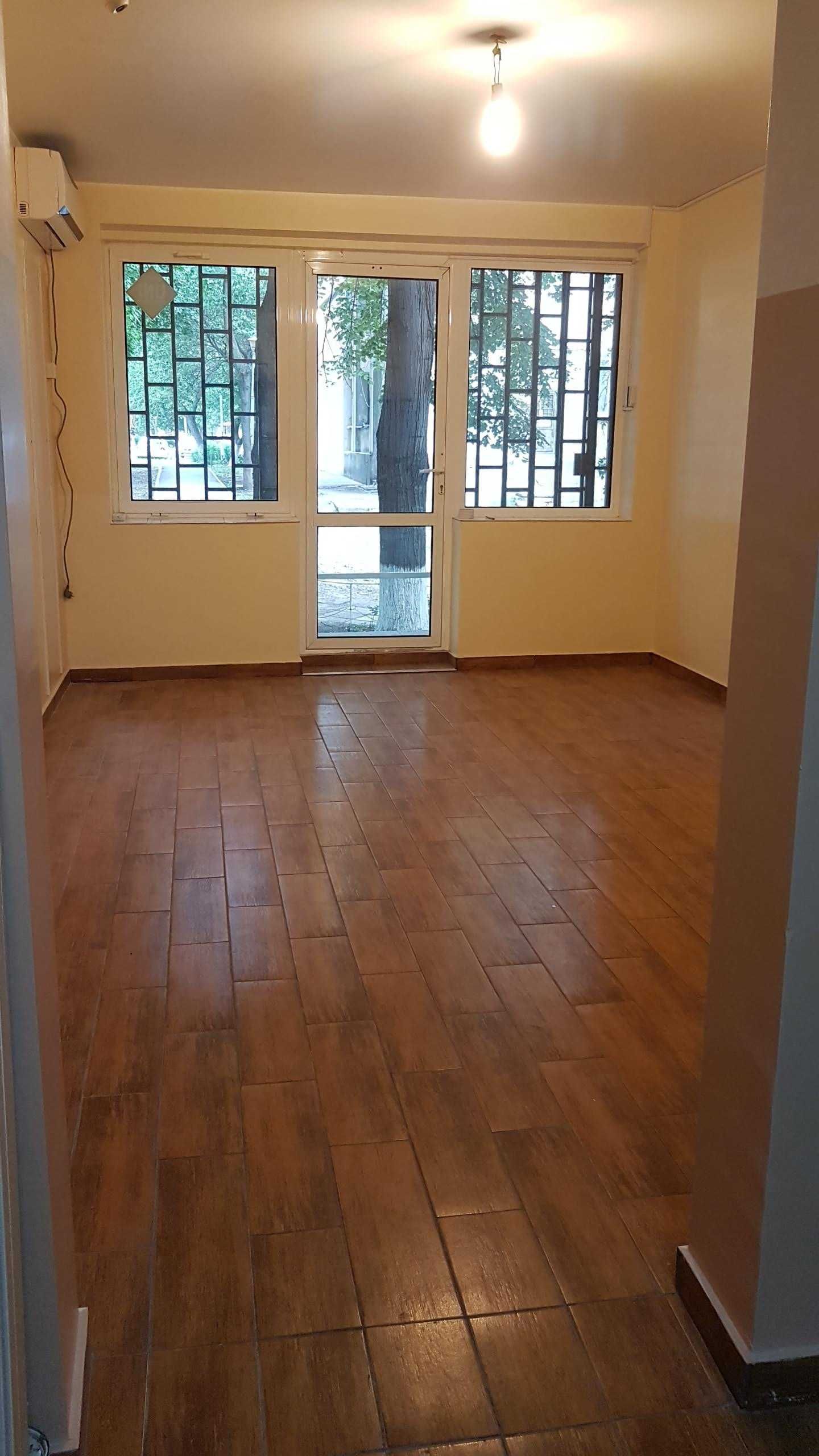 Inchiriez birou/ spatiu comercial Saturn