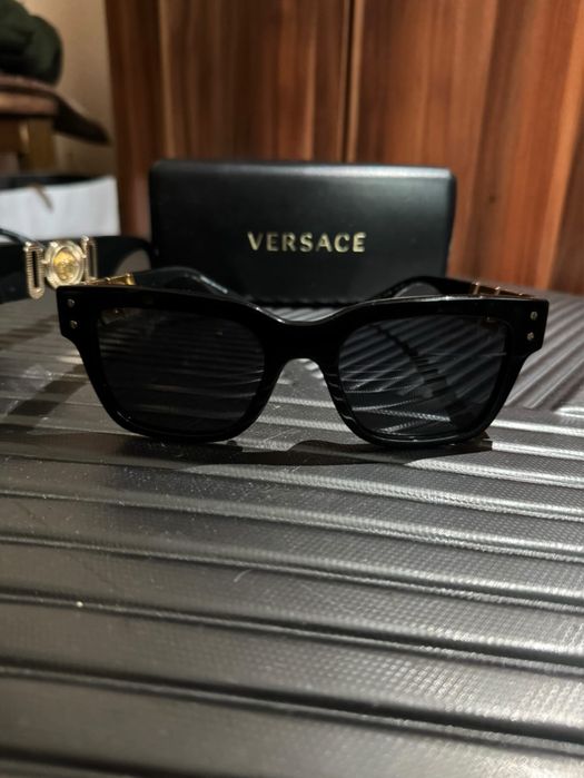 Оригинални черни очила от марката Versace