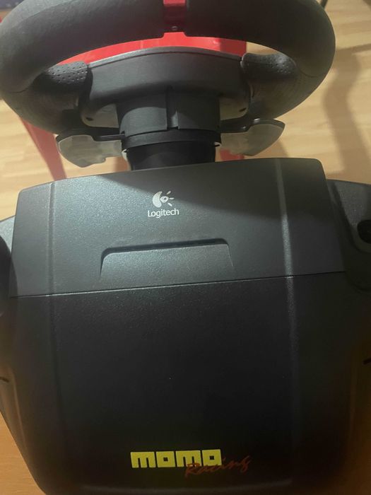 Volan Logitech Momo Racing