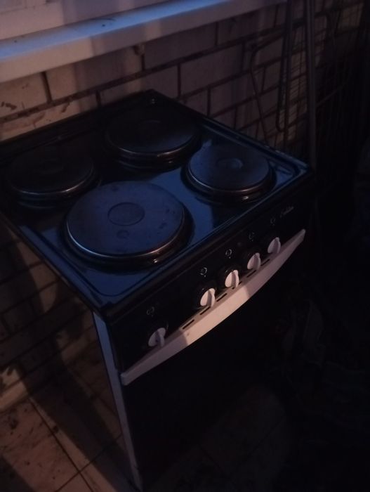 Продам электрическую плитку.