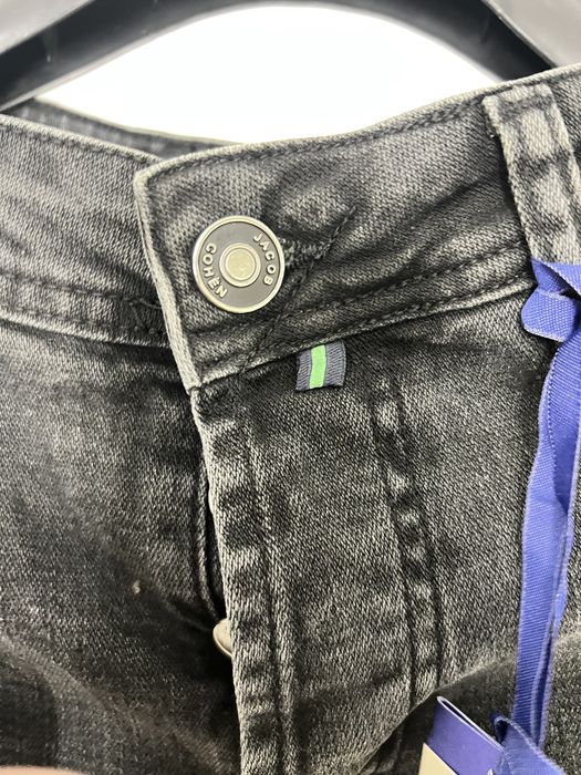 Нов модел дънки Jacob Cohen.С етикети,всичко.Налични всички размери.