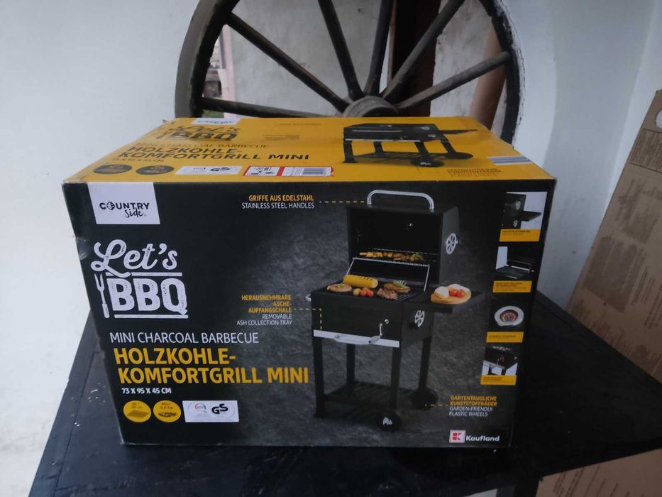 Чисто ново барбекю на дървени въглища