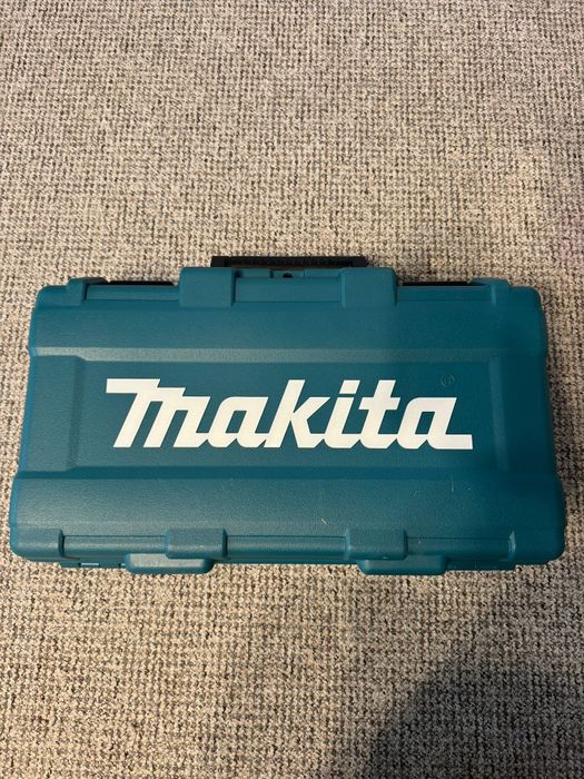 Fierastrau sabie Makita DJR187RTE Nou,2 baterii 5V+incarcator