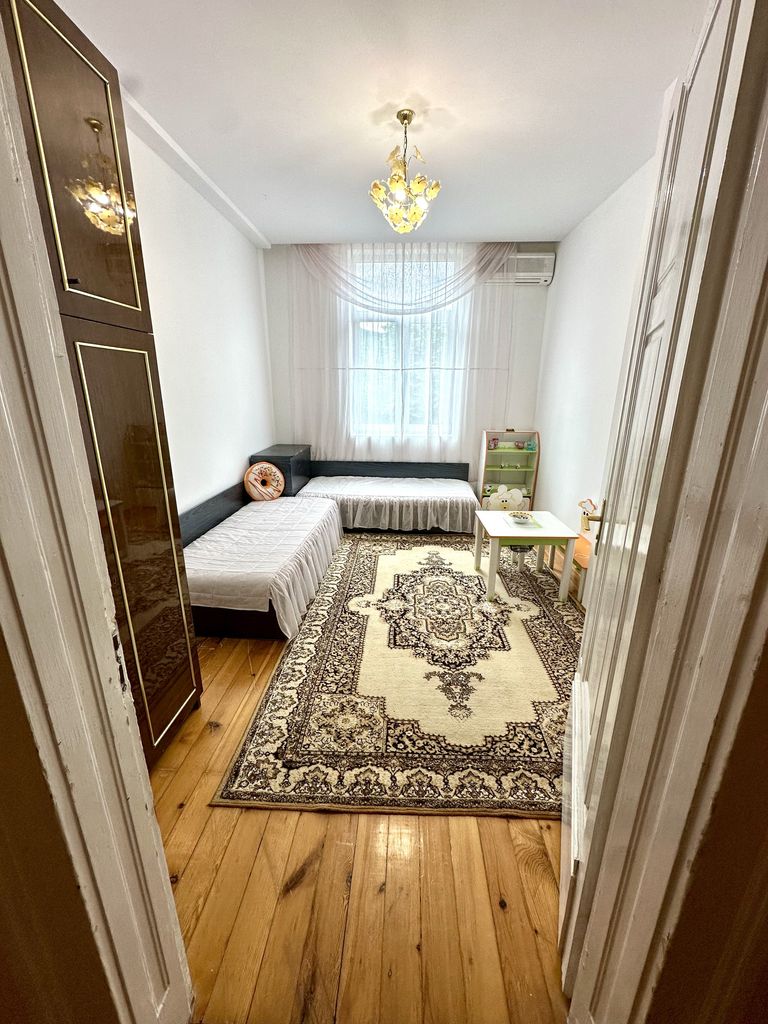 Продава се Тристаен апартамент в Асеновград - 90 кв.м за 1278 €/кв.м - Снимка #1