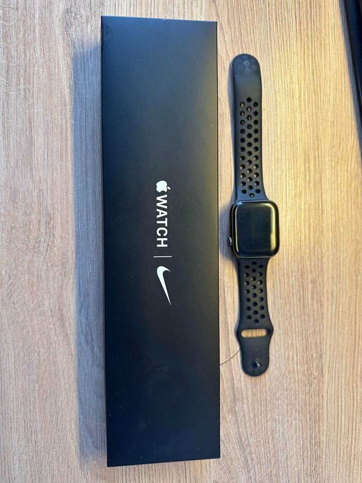 Apple watch se nike