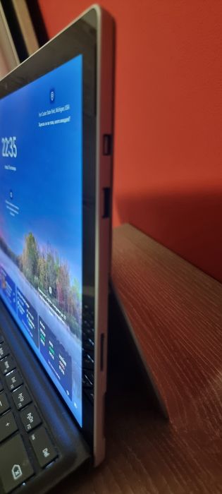 Microsoft Surface Pro 5   12.3 инчов