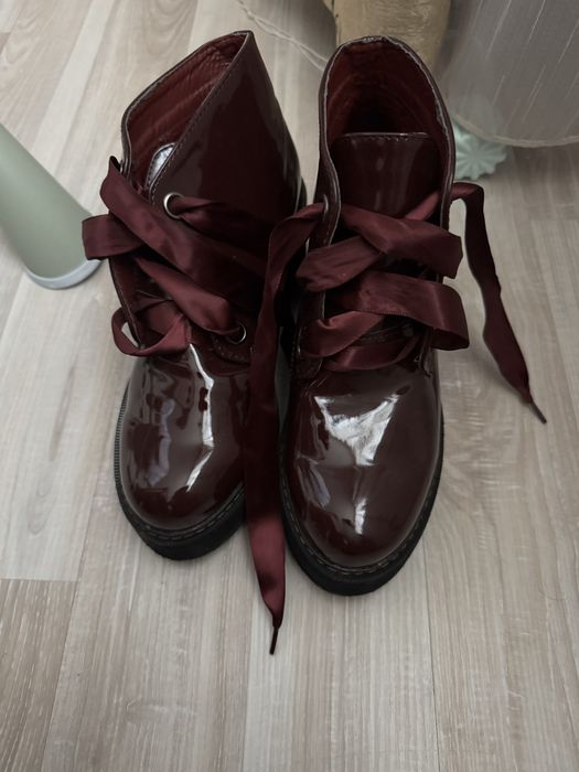 Ghete dama de lac culoare deosebita