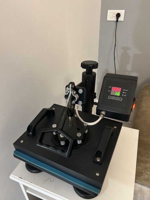 Vând presă termică personalizare