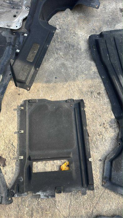 Кори под двигател кутия bmw x6 f16 x5 f16 бмв х6 ф16 х5 ф15 кори