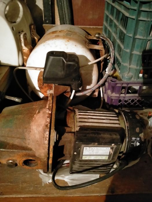 Насос вакуумный , б/у в рабочем состоянии