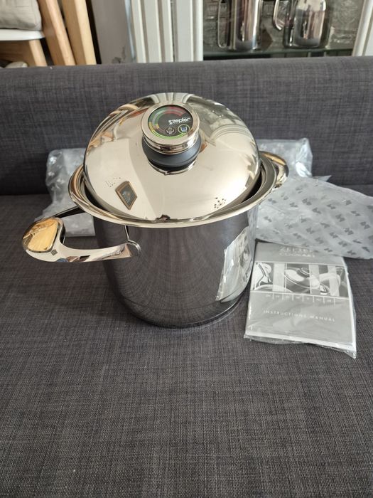 Кастрюля ЦЕПТЕР абсолютно новая в упаковке и коробке.