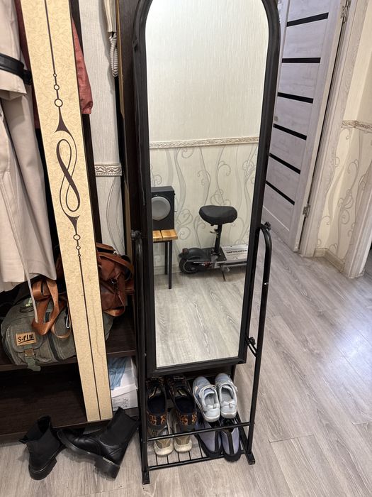 Продаю зеркало почти новое.