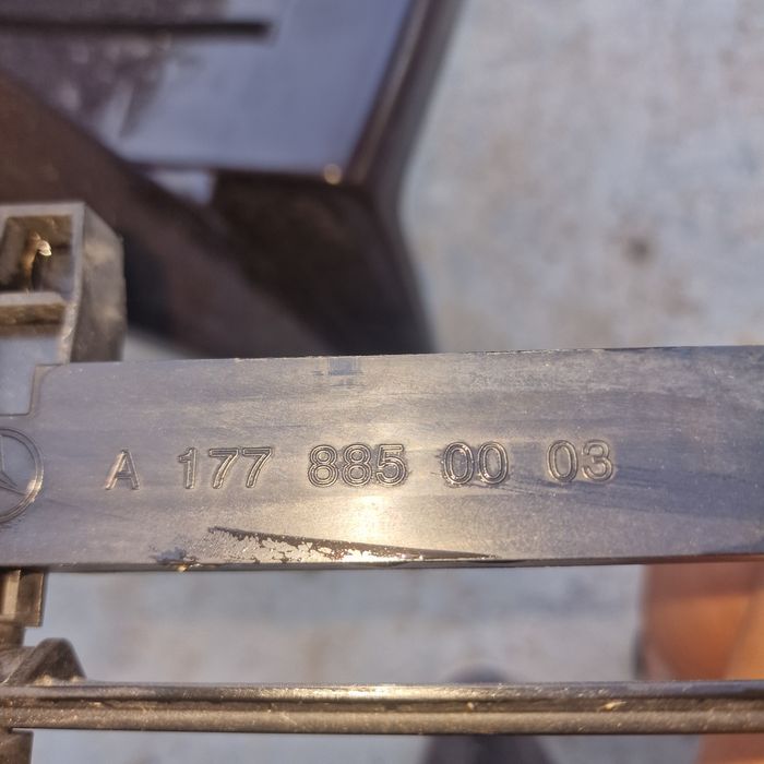 Mercedes Benz A W177  2020 клапи, жалюзи