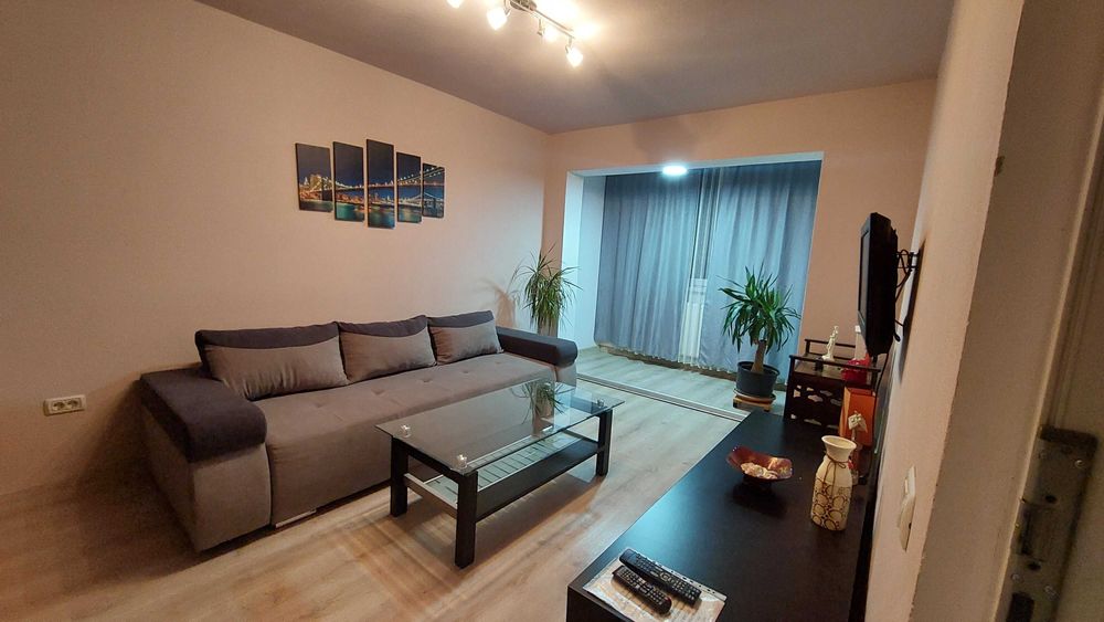 Inchiriez apartament 3 camere de Vlaicu-Lebăda