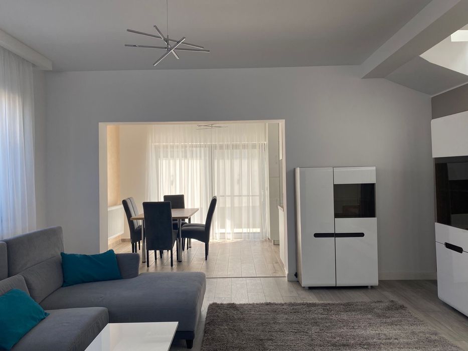 Inchiriez in regim hotelier vila