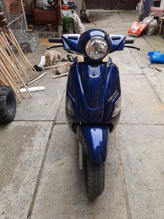 Vând moped înscris