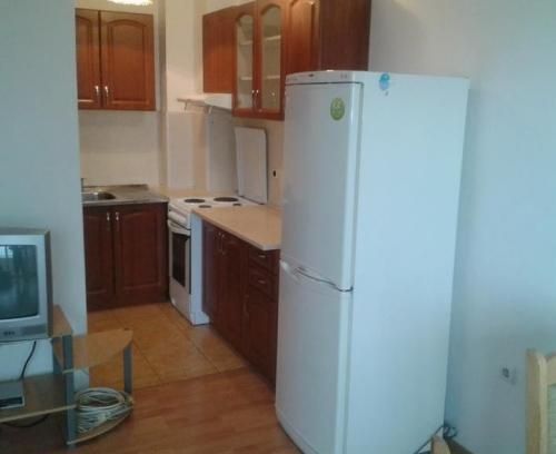 Дава се под наем Двустаен апартамент в Пловдив, Тракия - 78 кв.м за 306 € - Снимка #1