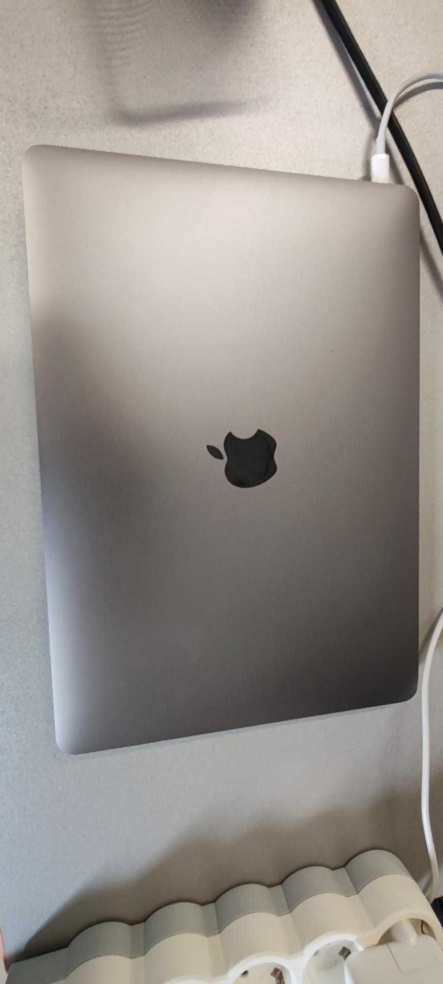 MacBook Air 13.3 inch 2020