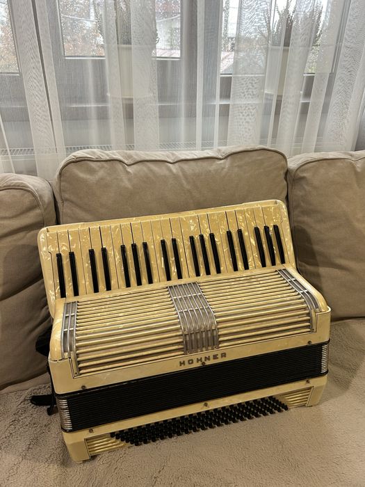 Acordeon Hohner 120 başi