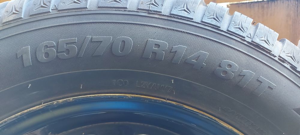Vând roti iarna 165/70 R14 anvelope + jante