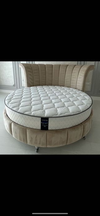 Продам кровать с матрасом в отличном состоянии