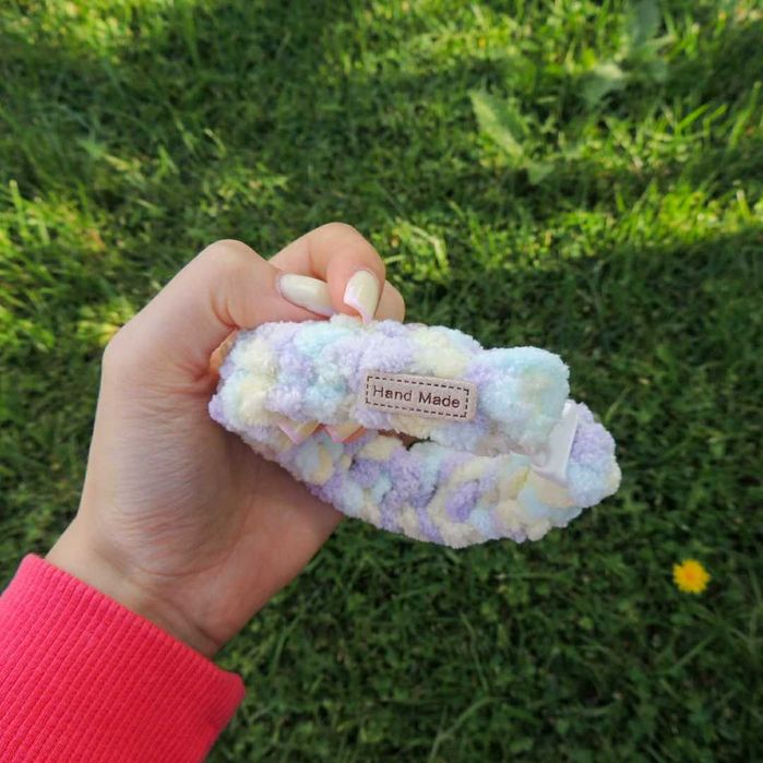 Ръчно плетена пухкава каишка за куче – изработва се по поръчка