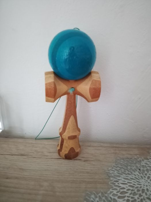 Kendama zebra aproape noua