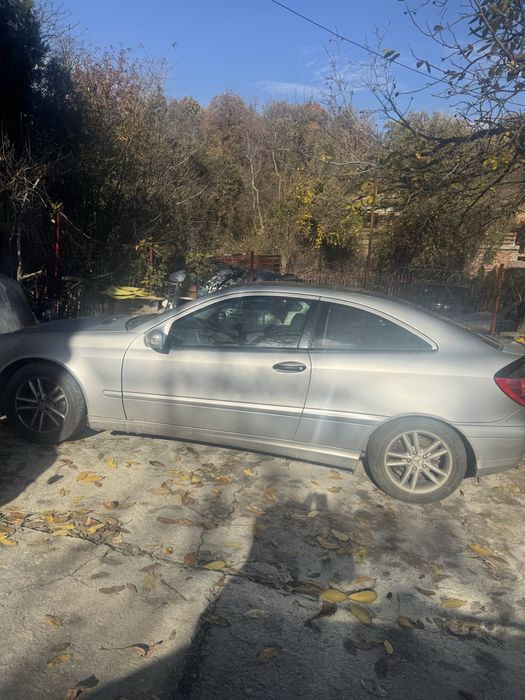 Лек автомобил Mercedes c220 купе